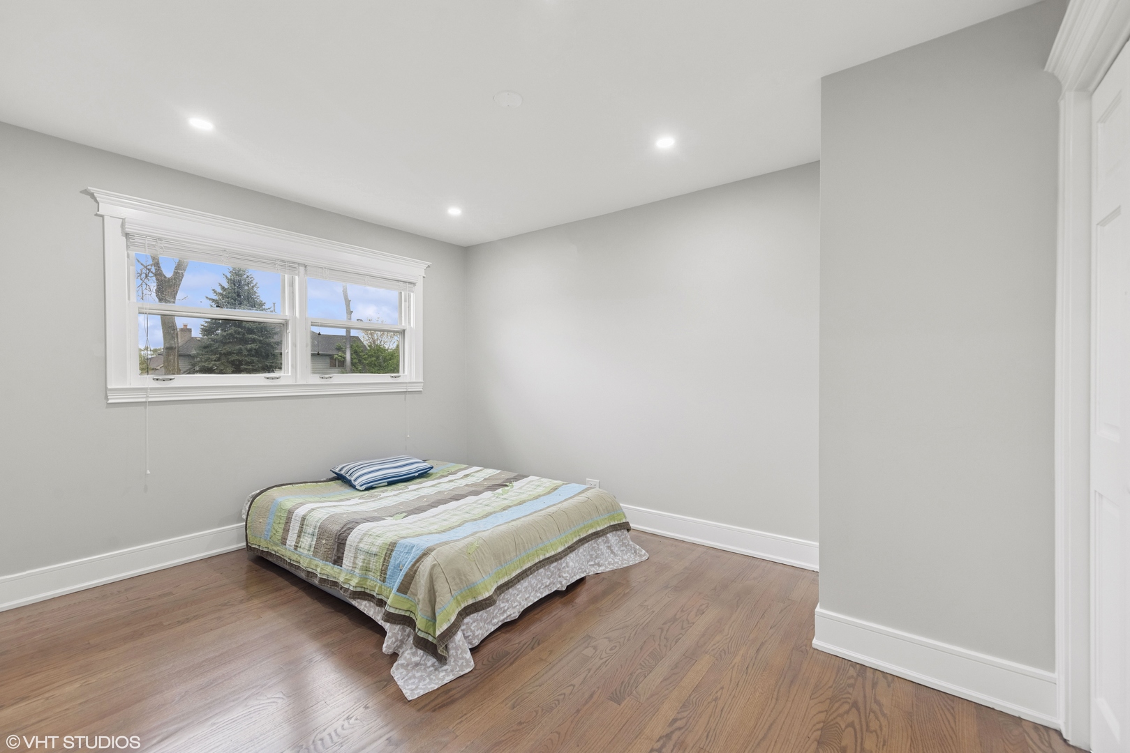 932 60th Place, Downers Grove, IL 60516