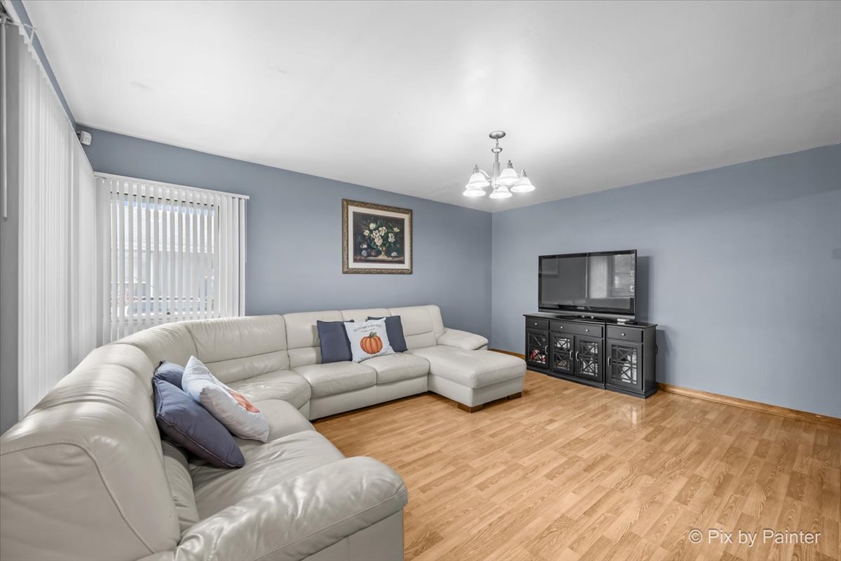 213 Glen Street, West Chicago, IL 60185