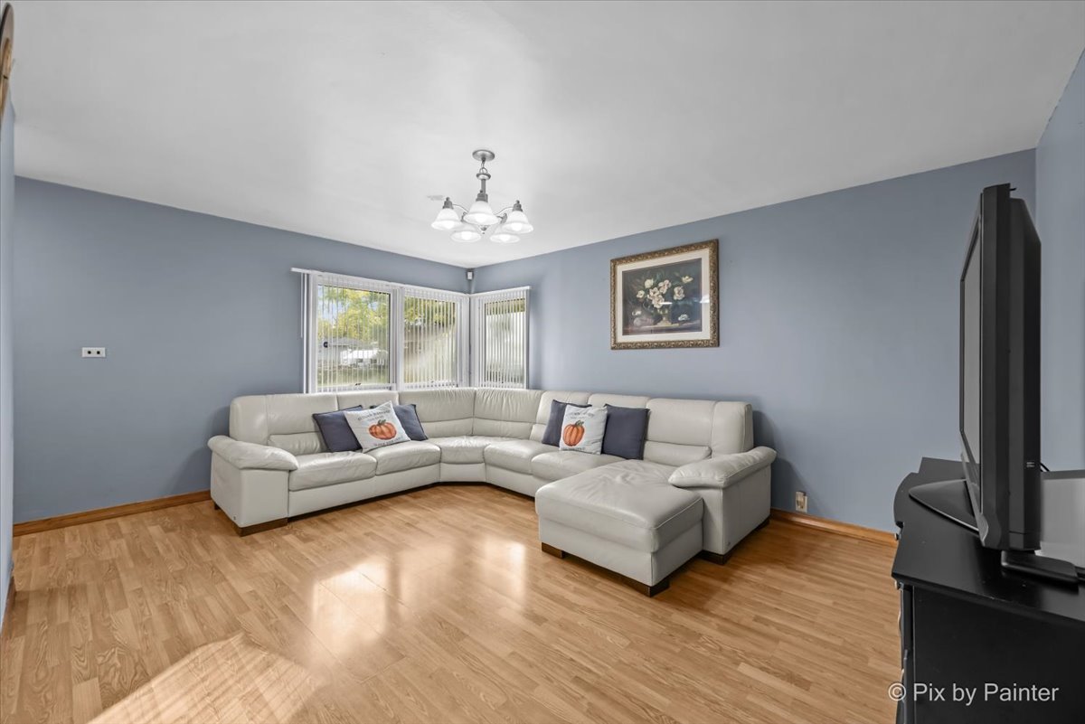 213 Glen Street, West Chicago, IL 60185