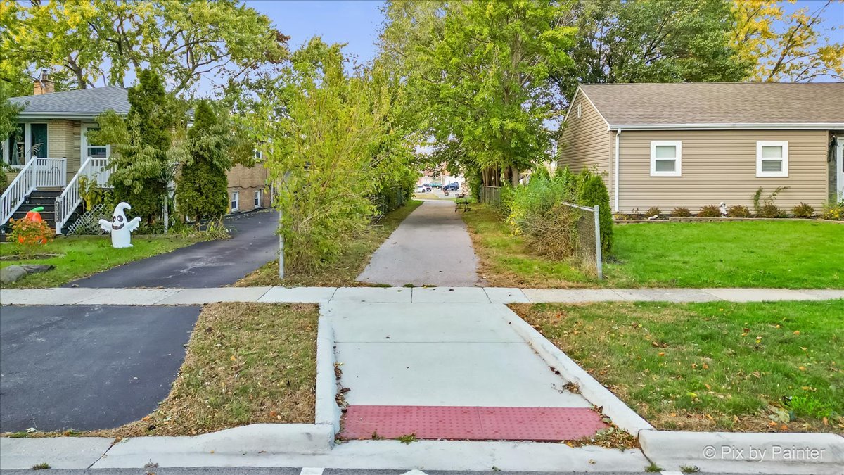 213 Glen Street, West Chicago, IL 60185