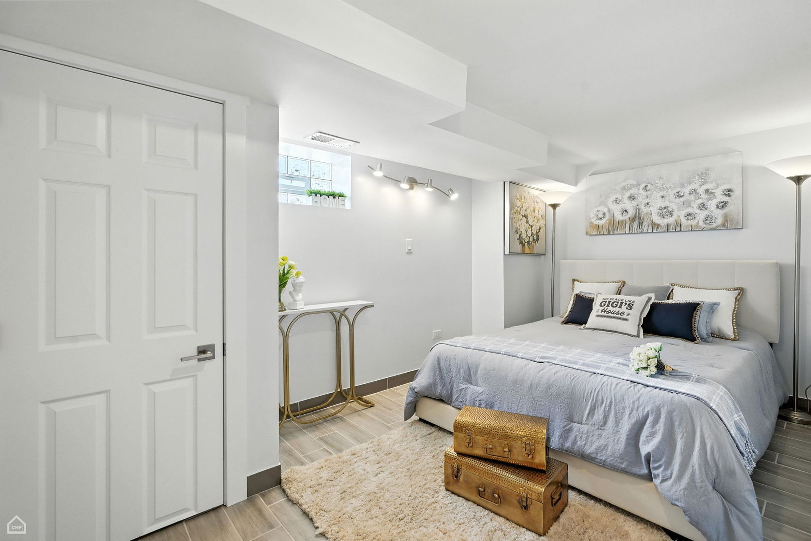 7515 W Roscoe Street, Chicago, IL 60634