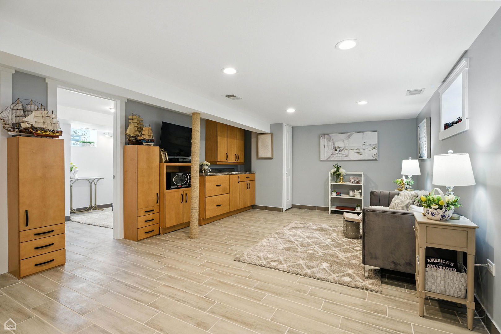 7515 W Roscoe Street, Chicago, IL 60634