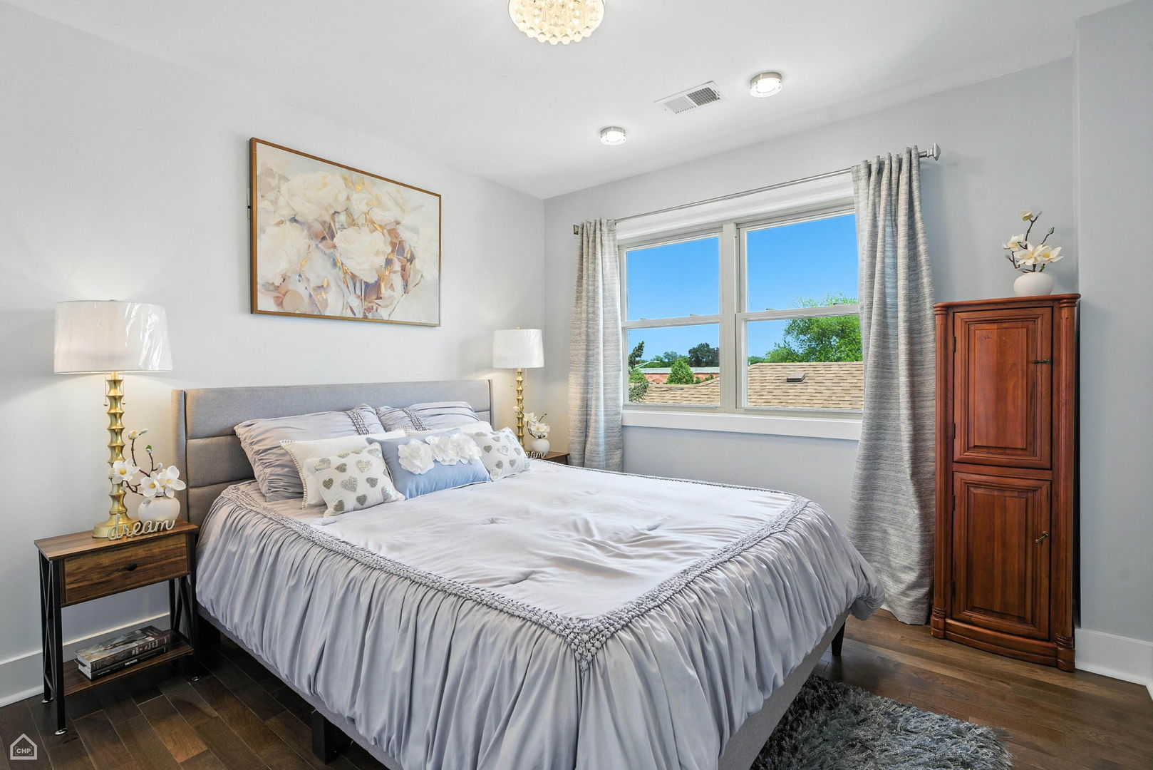 7515 W Roscoe Street, Chicago, IL 60634