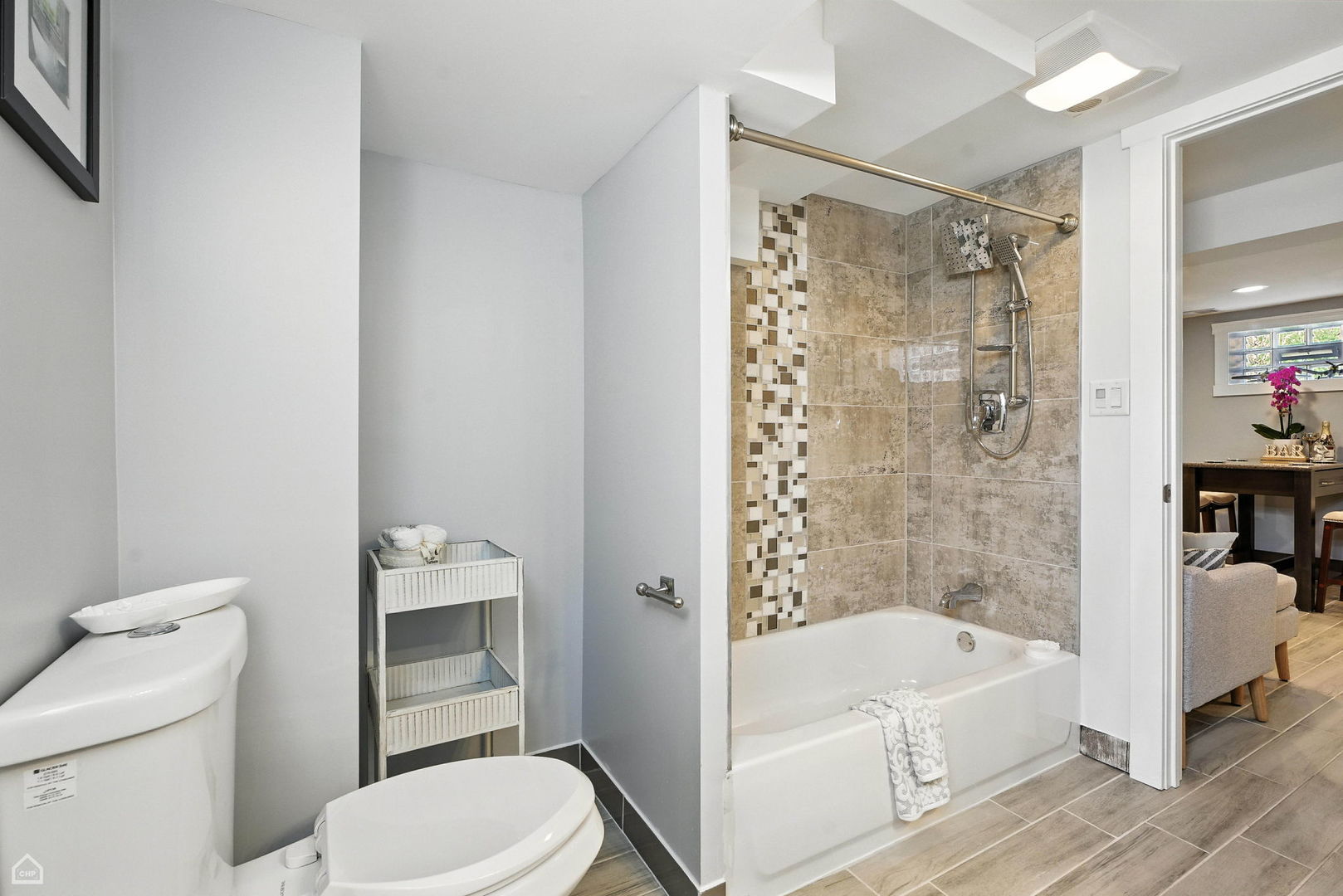 7515 W Roscoe Street, Chicago, IL 60634