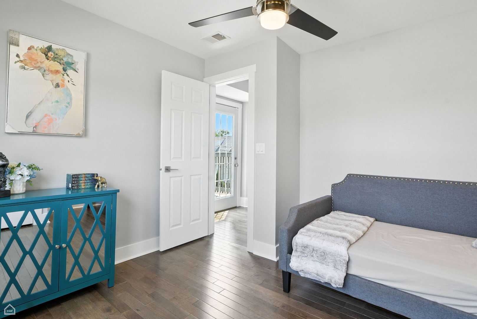 7515 W Roscoe Street, Chicago, IL 60634