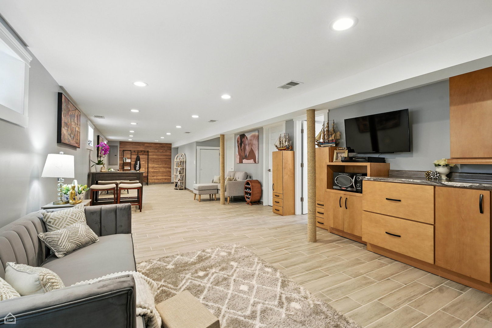 7515 W Roscoe Street, Chicago, IL 60634