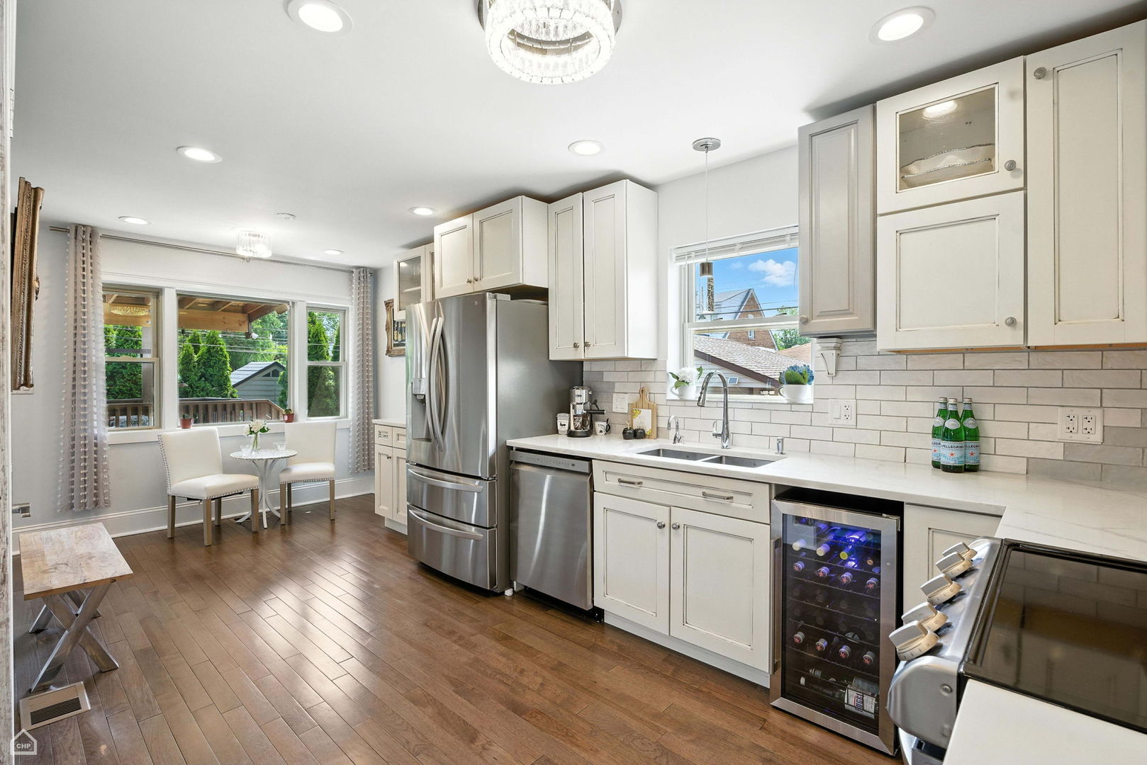 7515 W Roscoe Street, Chicago, IL 60634