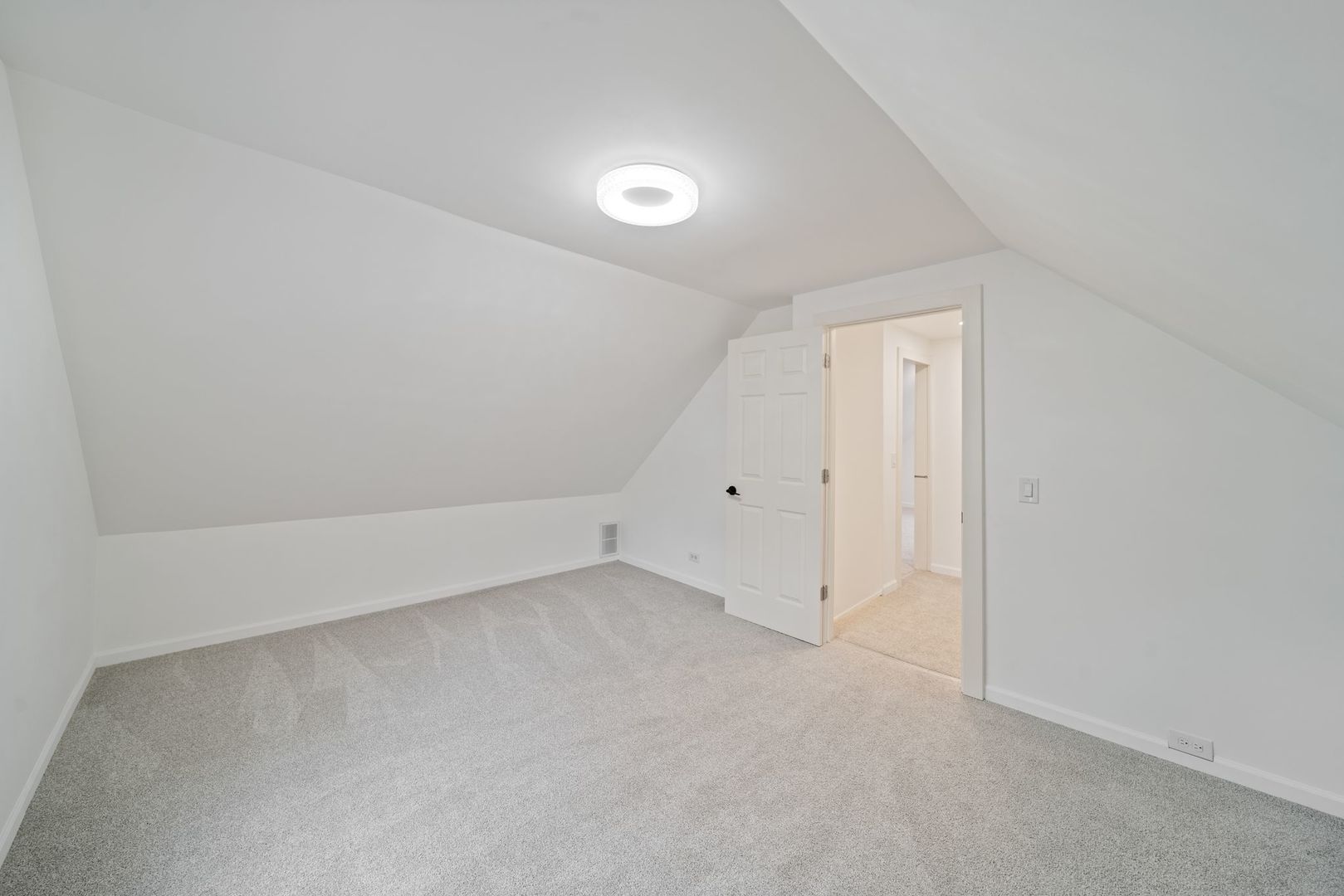 28w686 Townline Road, Warrenville, IL 60555