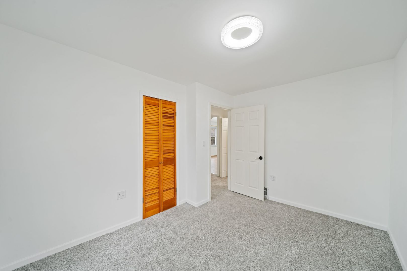 28w686 Townline Road, Warrenville, IL 60555