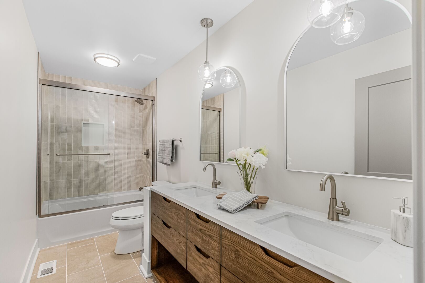 5N683 Ravine Drive, St. Charles, IL 60175