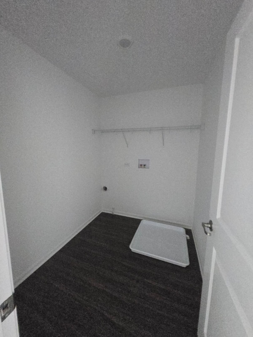 348 Danforth Drive, Oswego, IL 60543