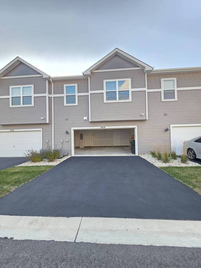4219 Chelsea Manor Circle, Aurora, IL 60504