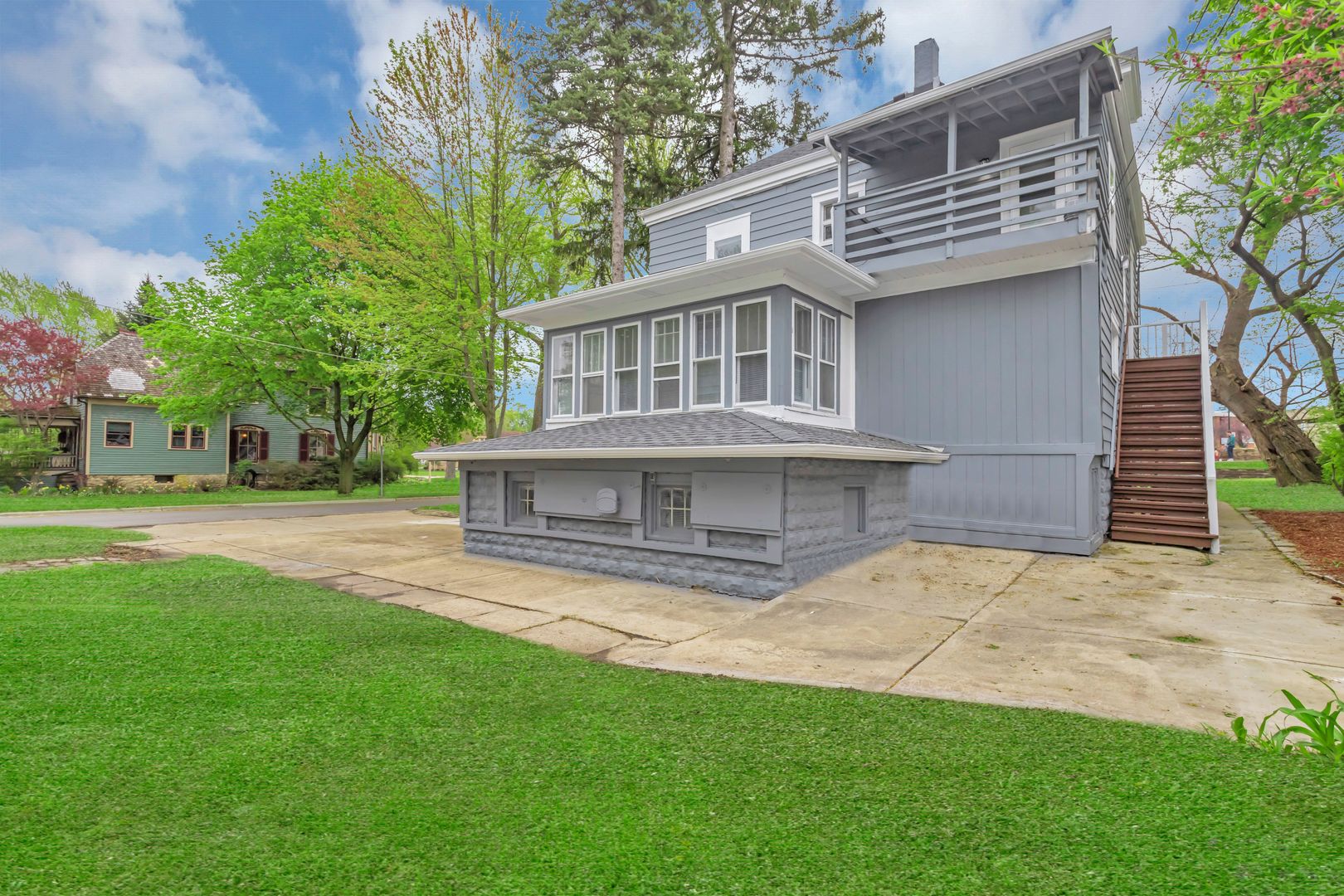 209 E Washington Street, West Chicago, IL 60185