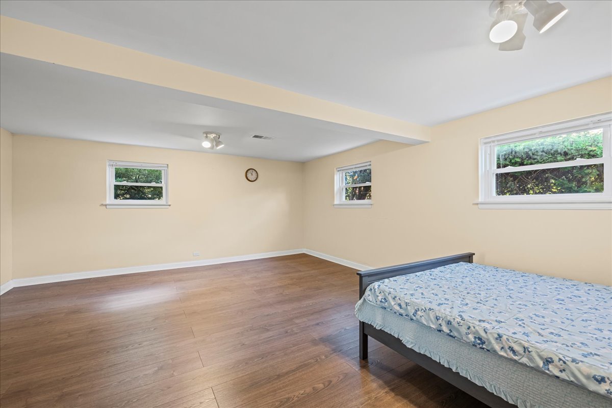 1605 E Frederick Street, Arlington Heights, IL 60004