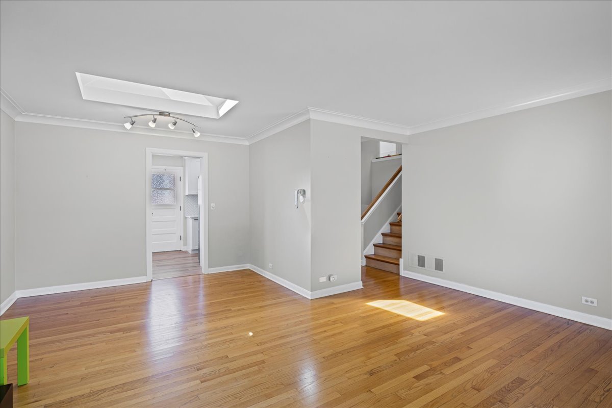 1605 E Frederick Street, Arlington Heights, IL 60004