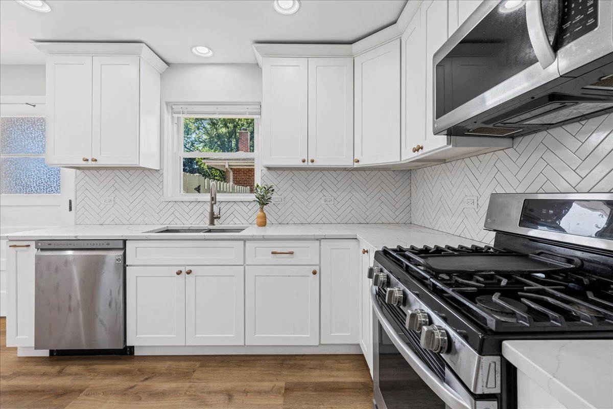 1605 E Frederick Street, Arlington Heights, IL 60004