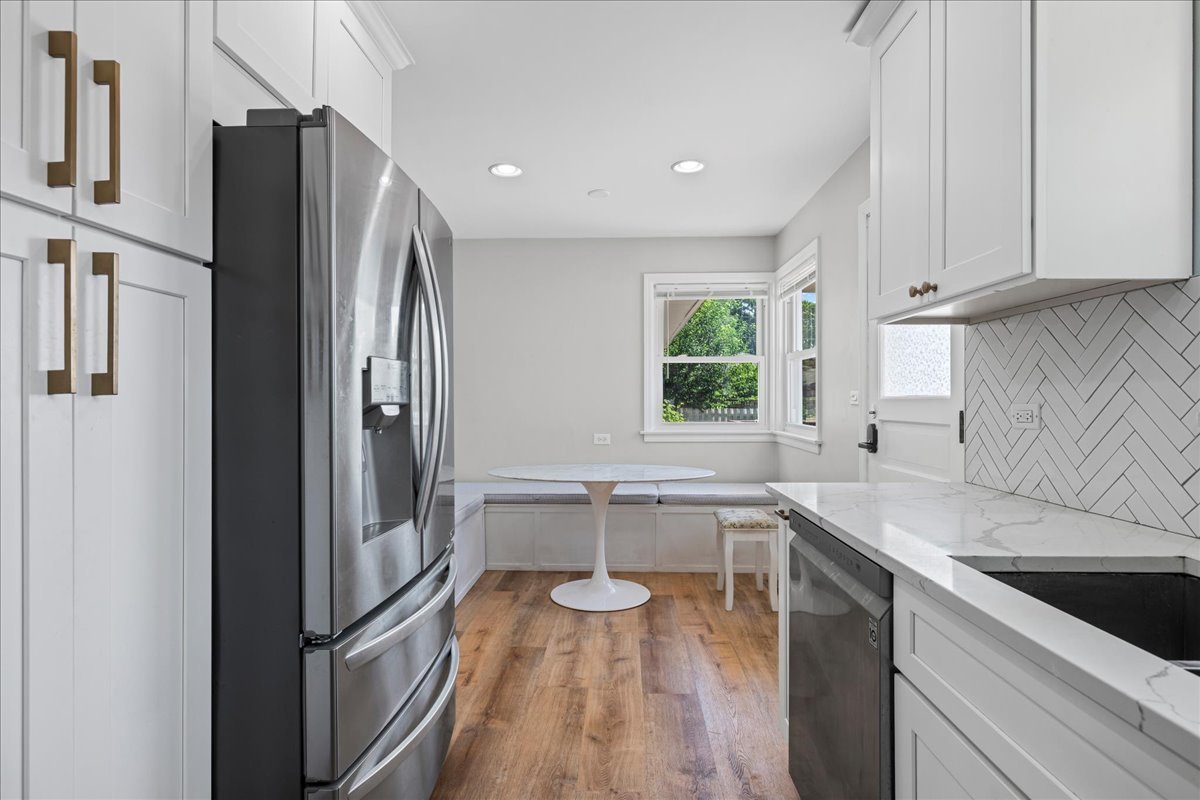 1605 E Frederick Street, Arlington Heights, IL 60004