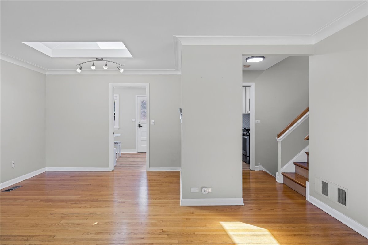 1605 E Frederick Street, Arlington Heights, IL 60004