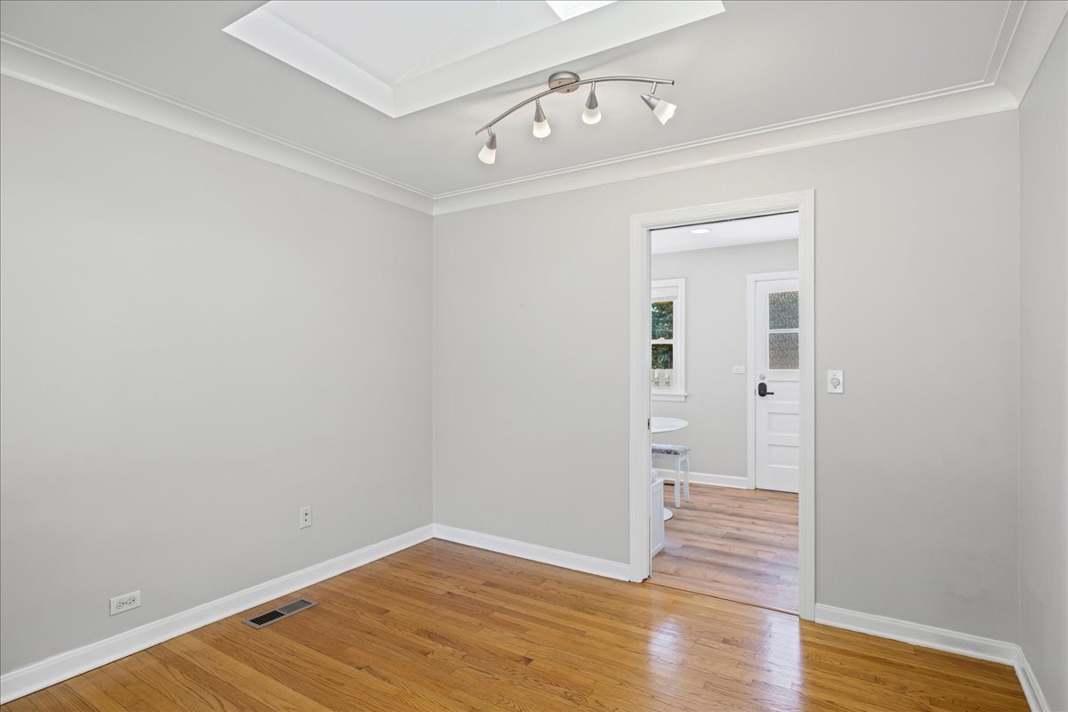 1605 E Frederick Street, Arlington Heights, IL 60004