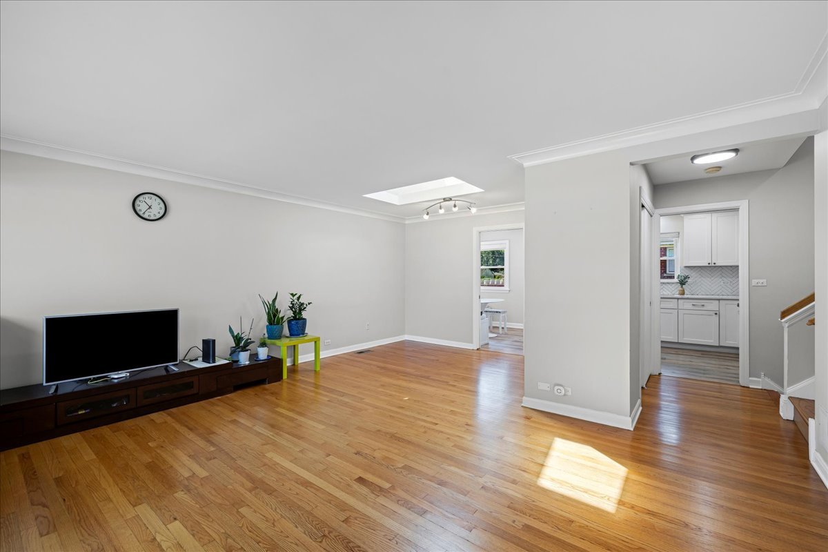 1605 E Frederick Street, Arlington Heights, IL 60004