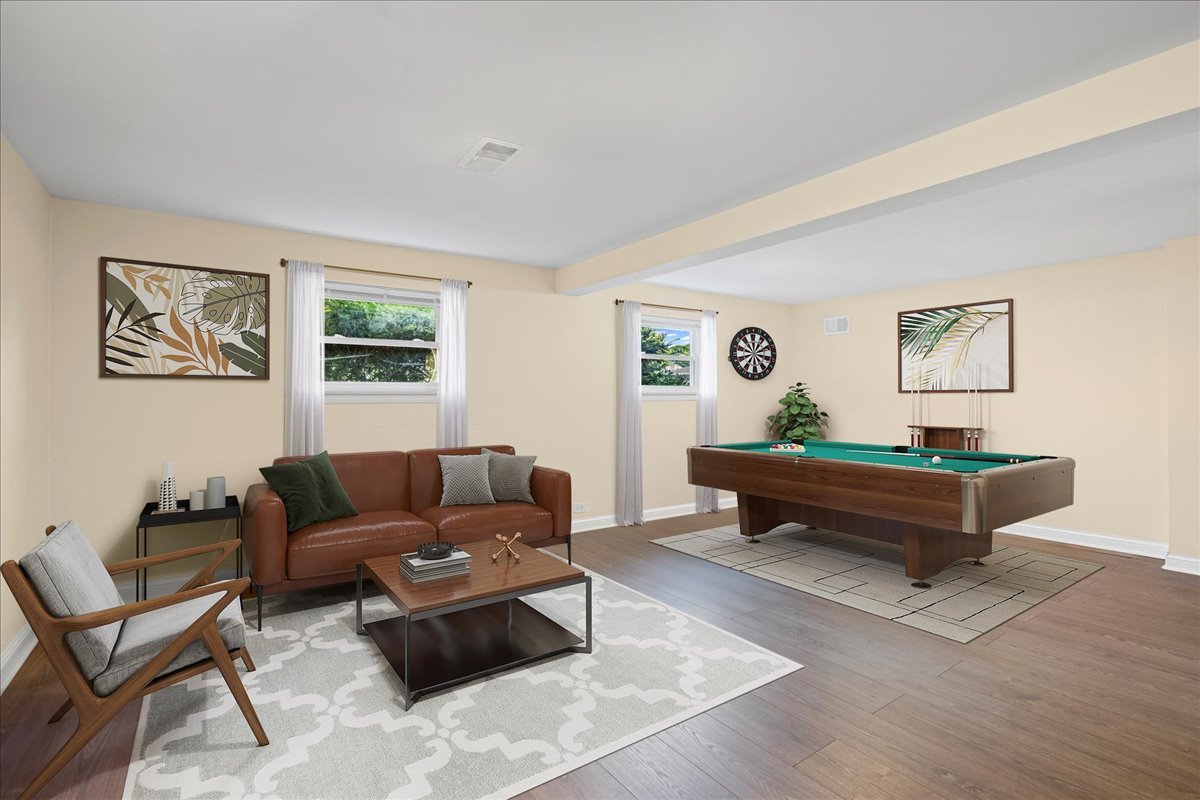 1605 E Frederick Street, Arlington Heights, IL 60004