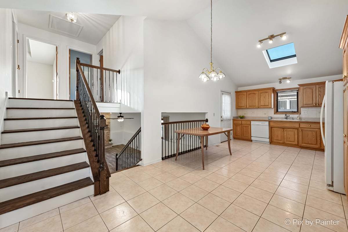 8508 S Oketo Avenue, Bridgeview, IL 60455