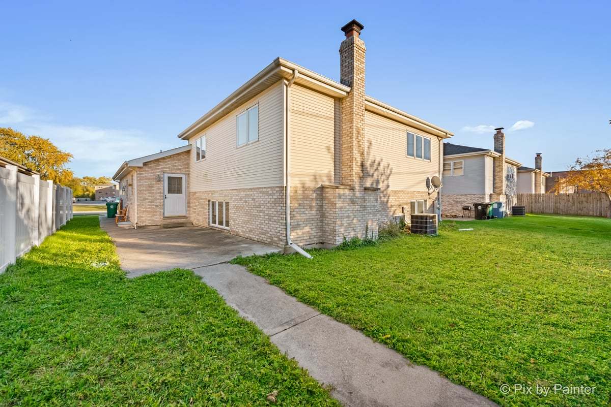 8508 S Oketo Avenue, Bridgeview, IL 60455