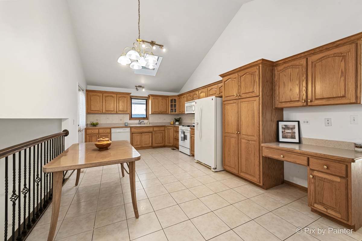 8508 S Oketo Avenue, Bridgeview, IL 60455