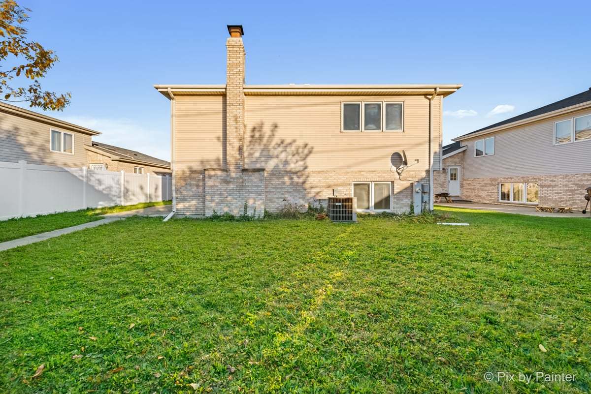 8508 S Oketo Avenue, Bridgeview, IL 60455