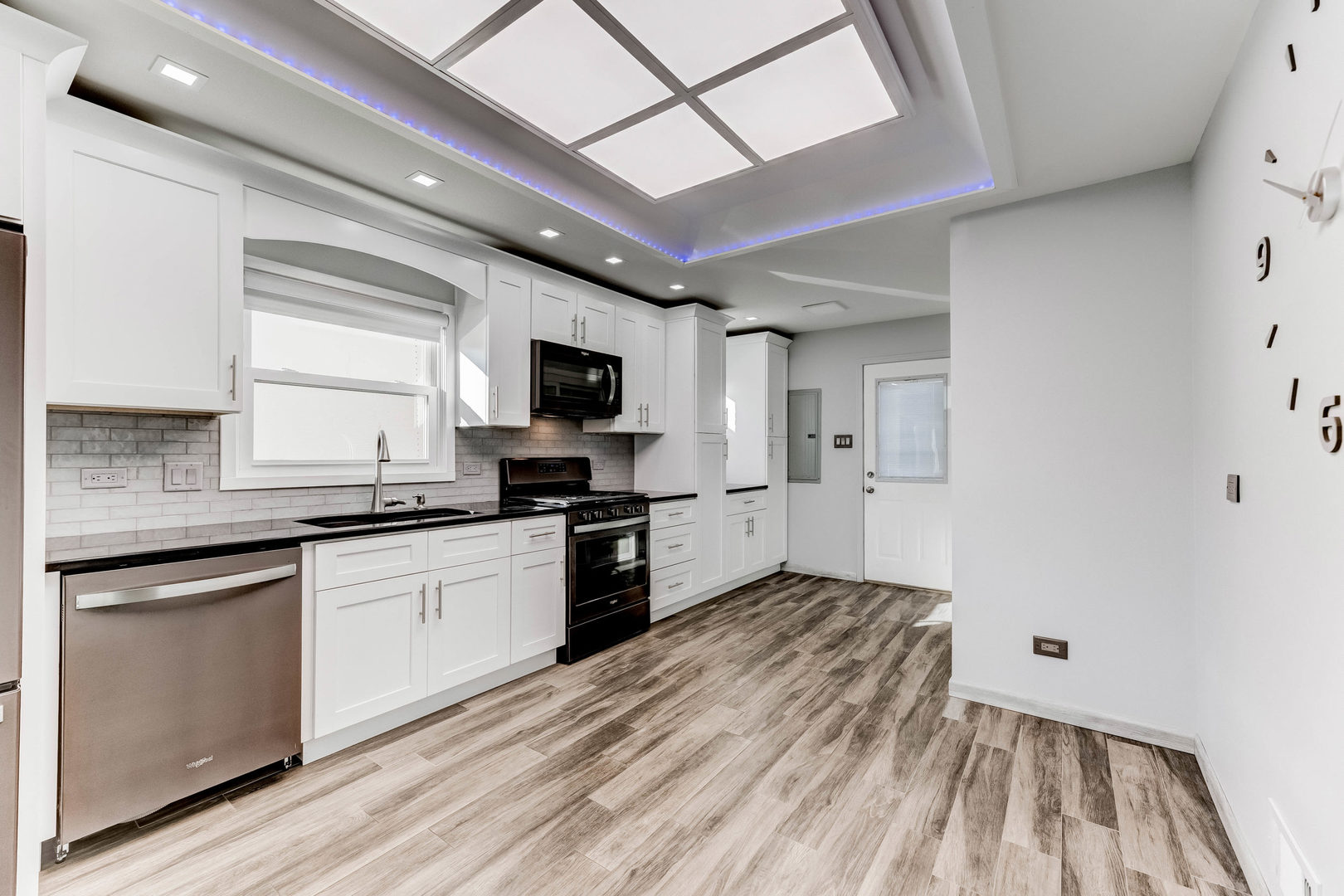 7806 W 83rd Street, Bridgeview, IL 60455