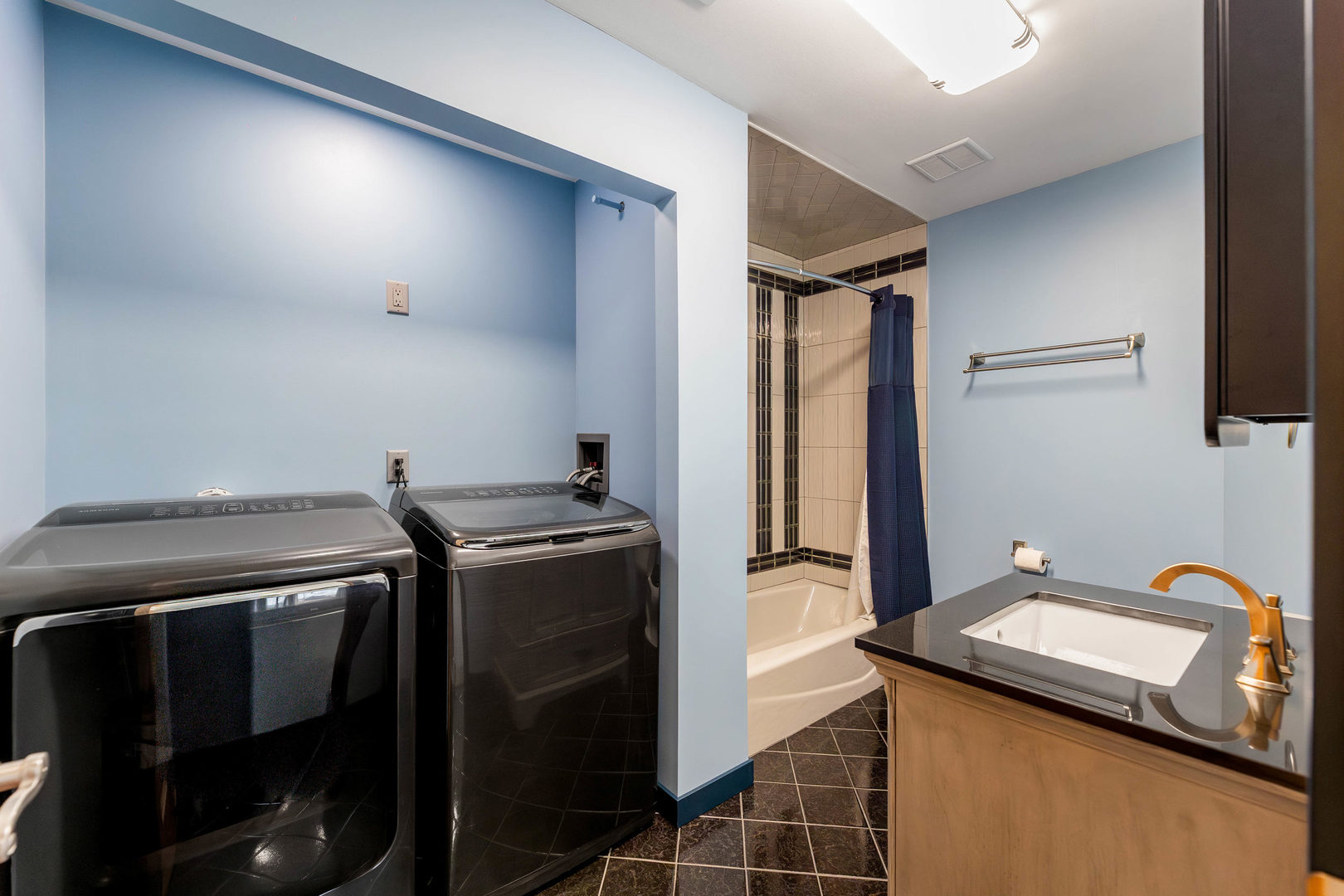 7806 W 83rd Street, Bridgeview, IL 60455