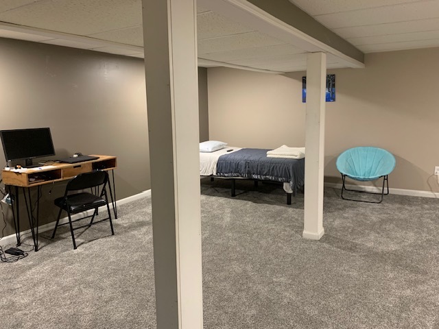 1526 N Hershey Road, Bloomington, IL 61704