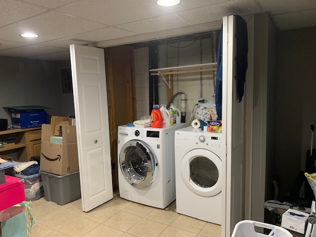 1526 N Hershey Road, Bloomington, IL 61704