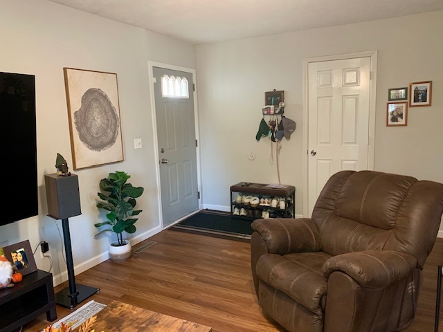 1526 N Hershey Road, Bloomington, IL 61704