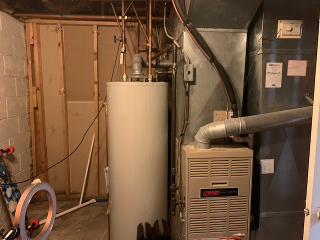 1526 N Hershey Road, Bloomington, IL 61704