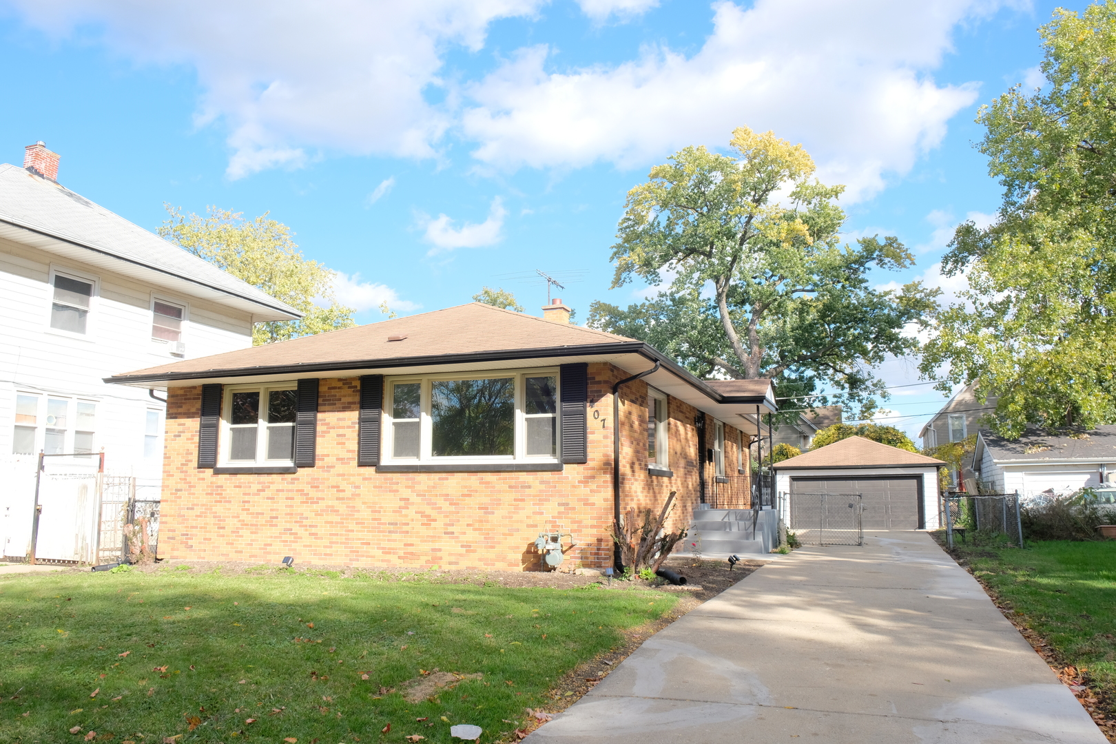 407 N 2nd Avenue, Maywood, IL 60153