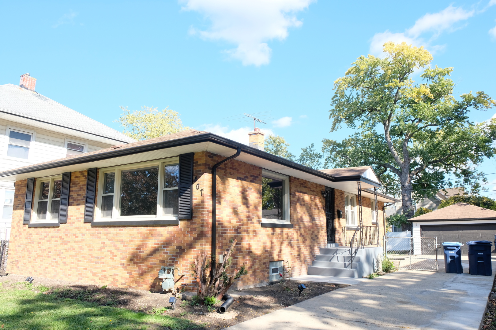 407 N 2nd Avenue, Maywood, IL 60153