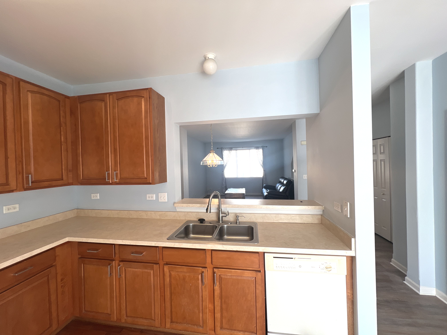 669 S Rosehall Lane #669, Round Lake, IL 60073