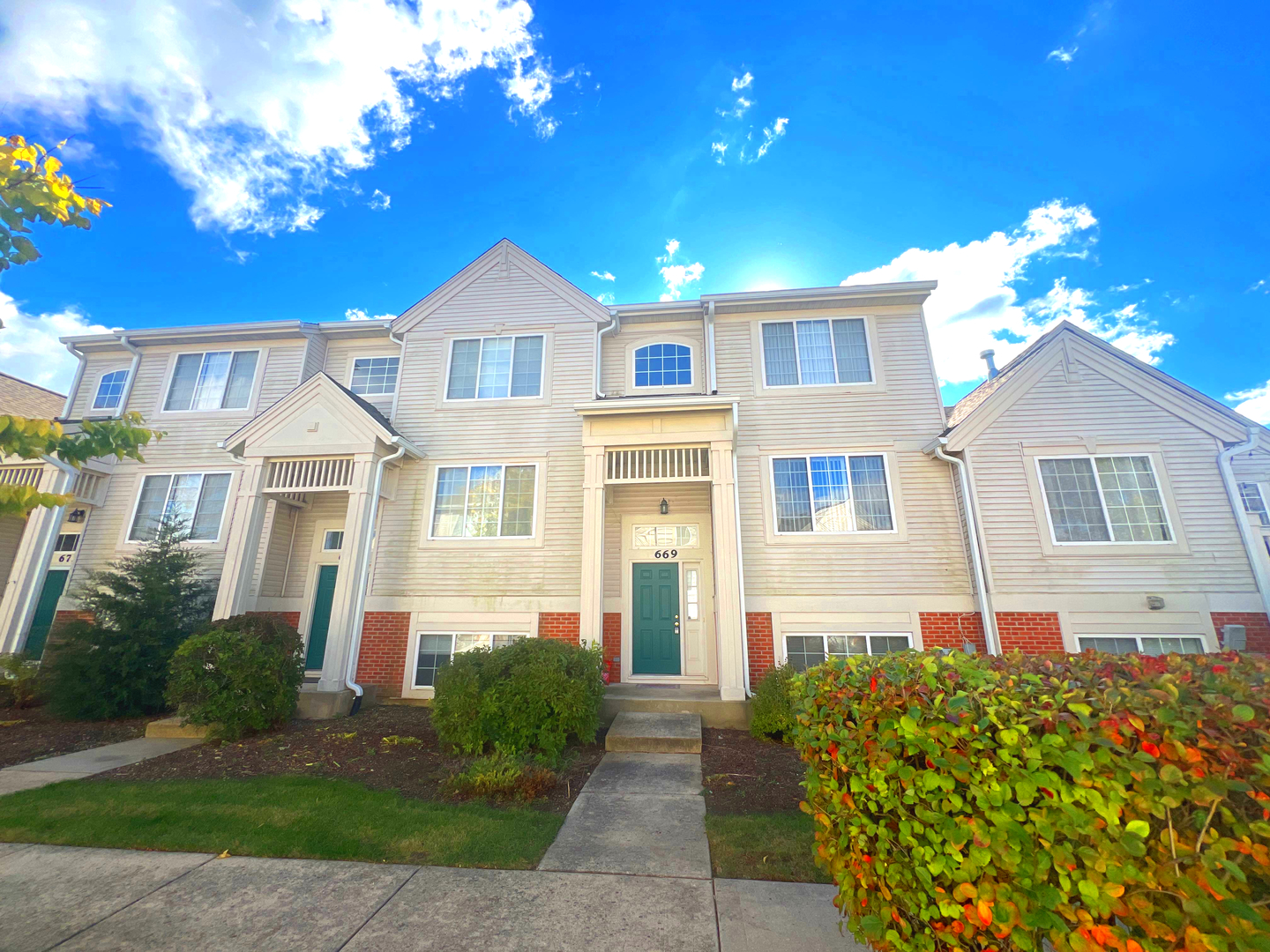 669 S Rosehall Lane #669, Round Lake, IL 60073