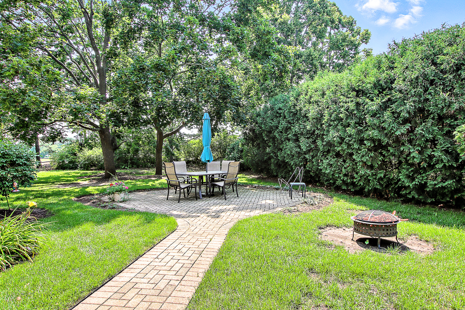 2770 Sandalwood Road, Buffalo Grove, IL 60089