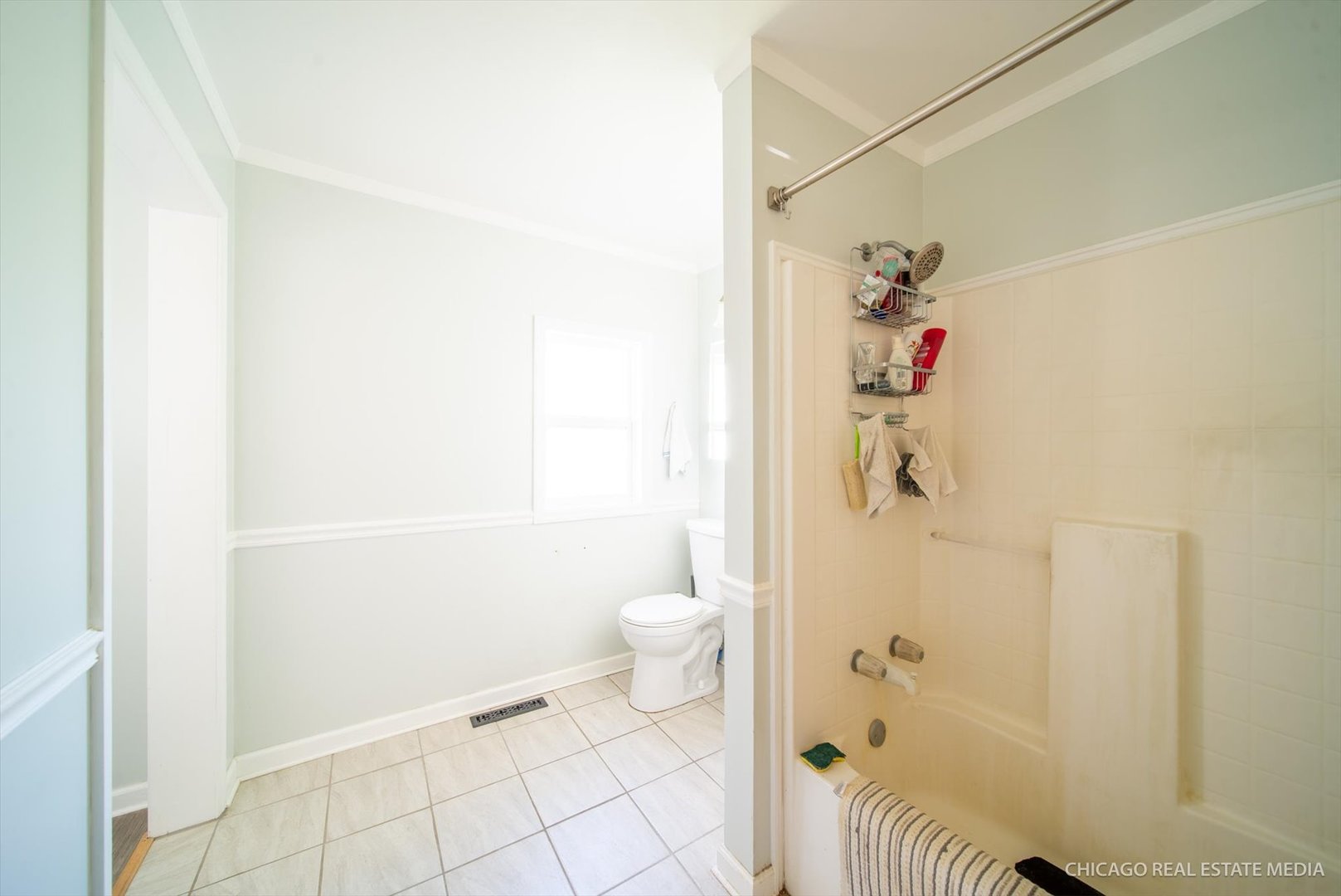 945 S 7th Street, DeKalb, IL 60115