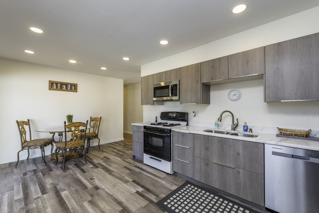 38697 N Cedar Avenue, Beach Park, IL 60099