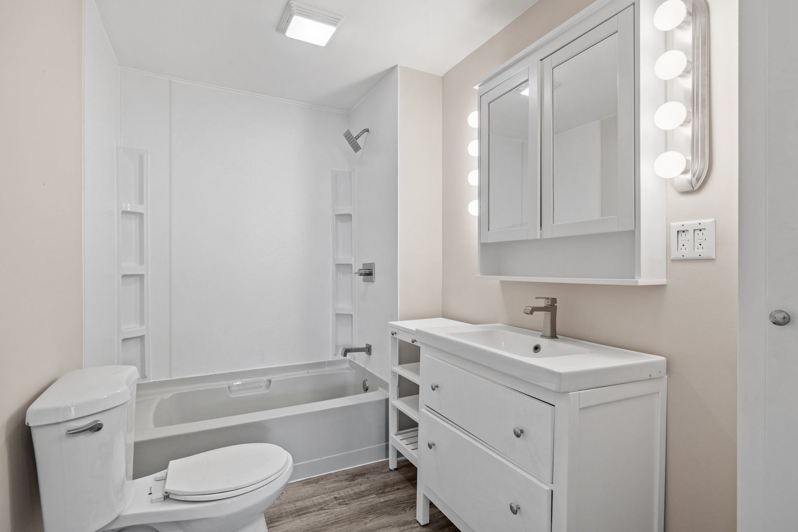 1222 Gates Street, Aurora, IL 60505