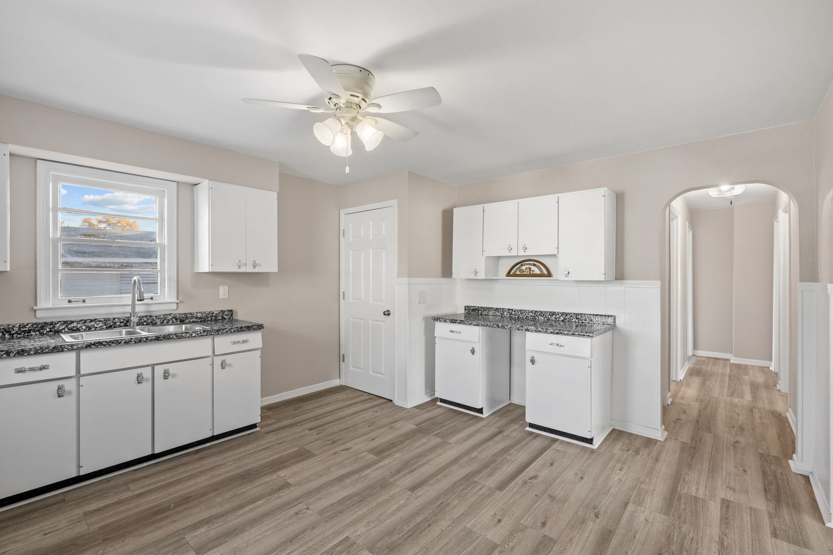 1222 Gates Street, Aurora, IL 60505