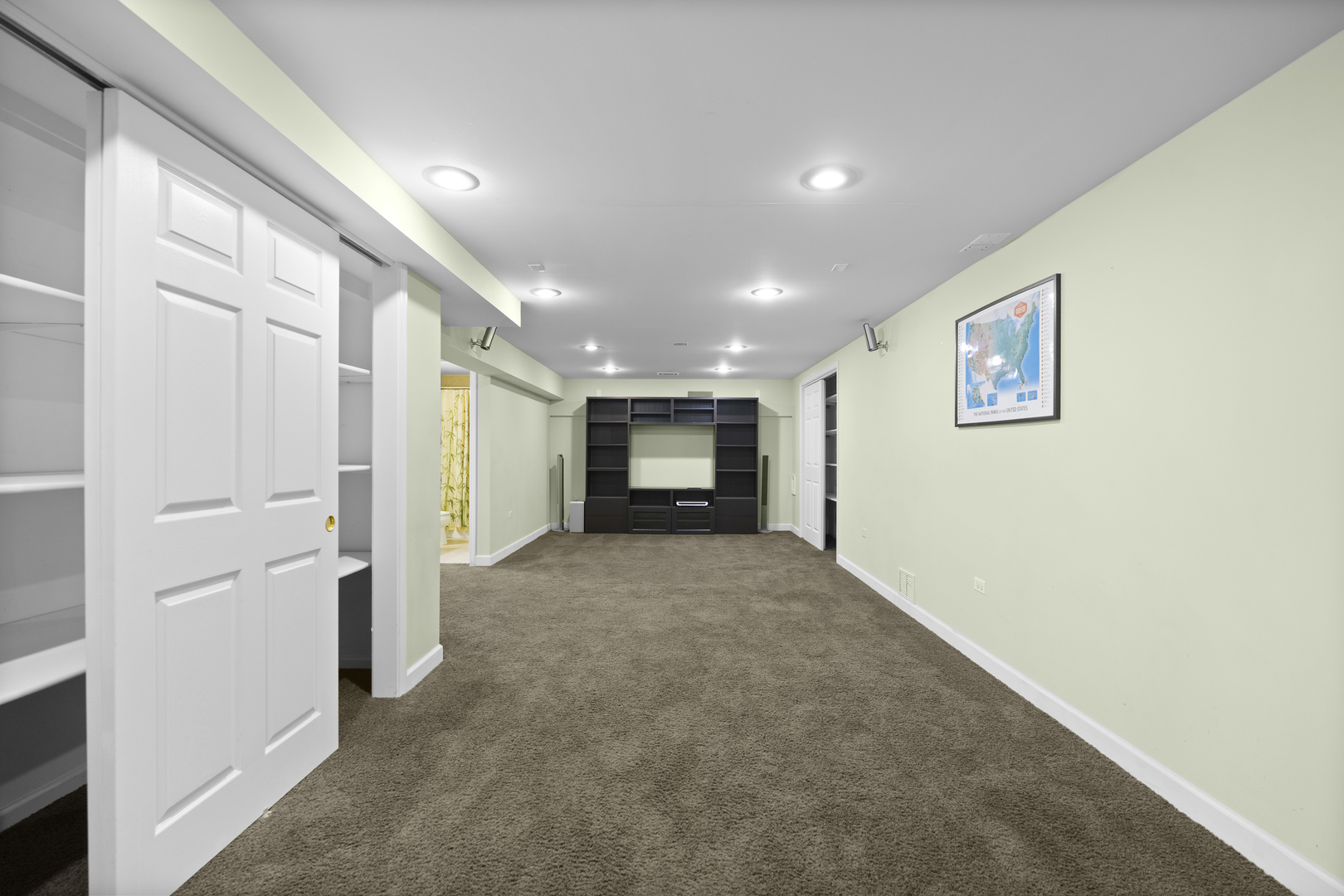 662 Waterbury Avenue, Gurnee, IL 60031