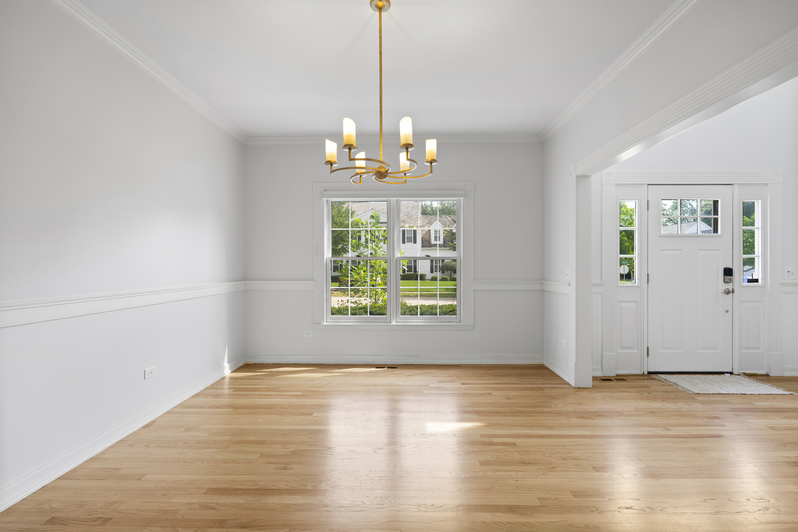 662 Waterbury Avenue, Gurnee, IL 60031