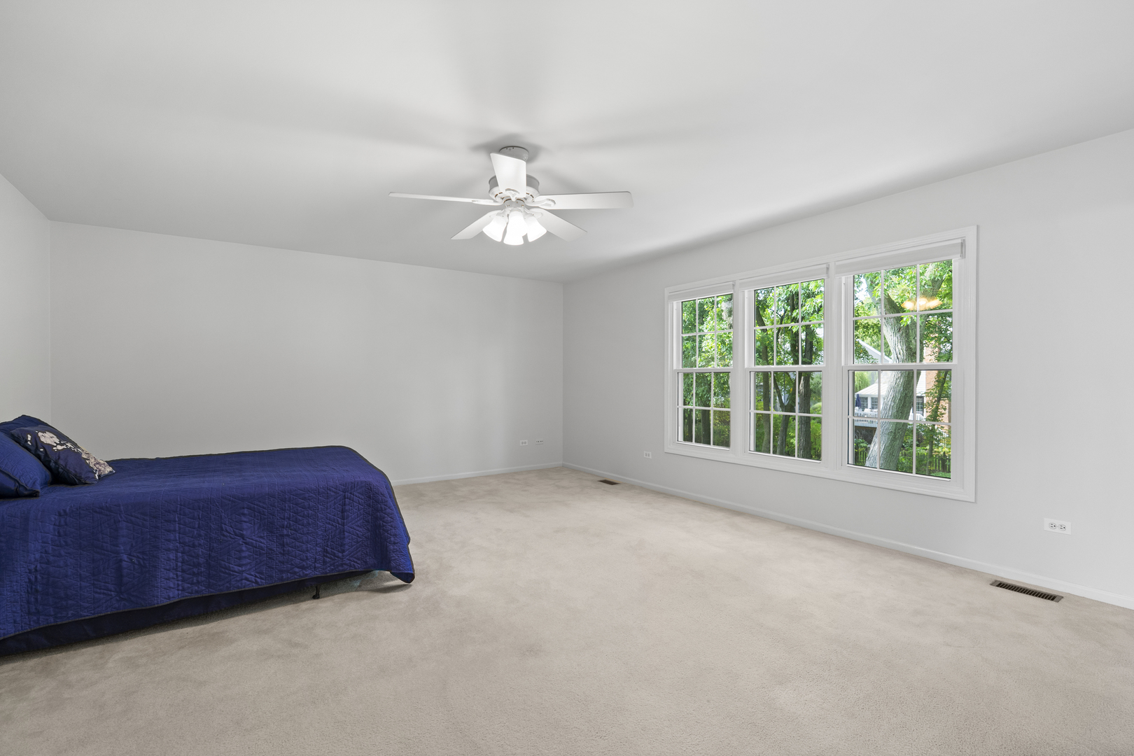 662 Waterbury Avenue, Gurnee, IL 60031