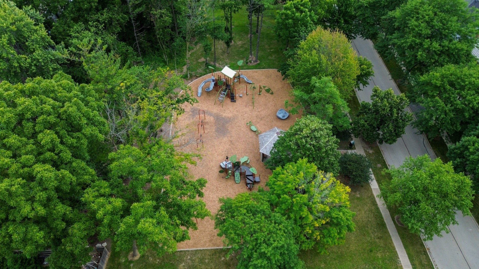 662 Waterbury Avenue, Gurnee, IL 60031