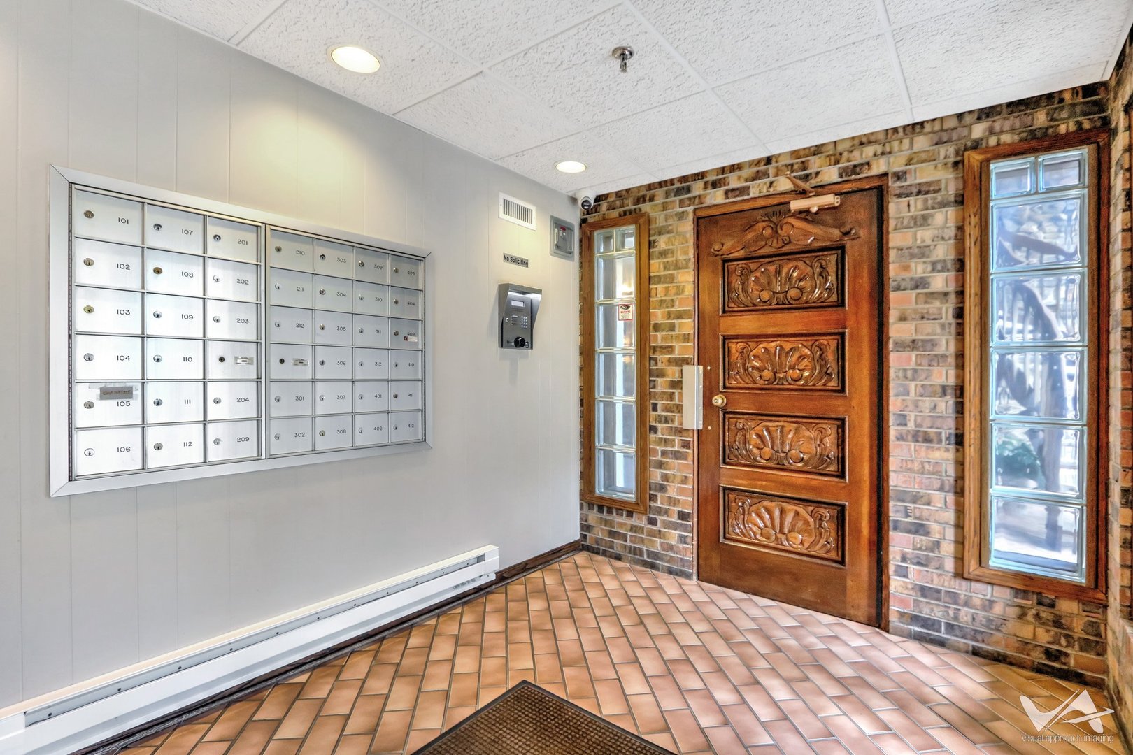 467 HIAWATHA Trail #201, Wood Dale, IL 60191