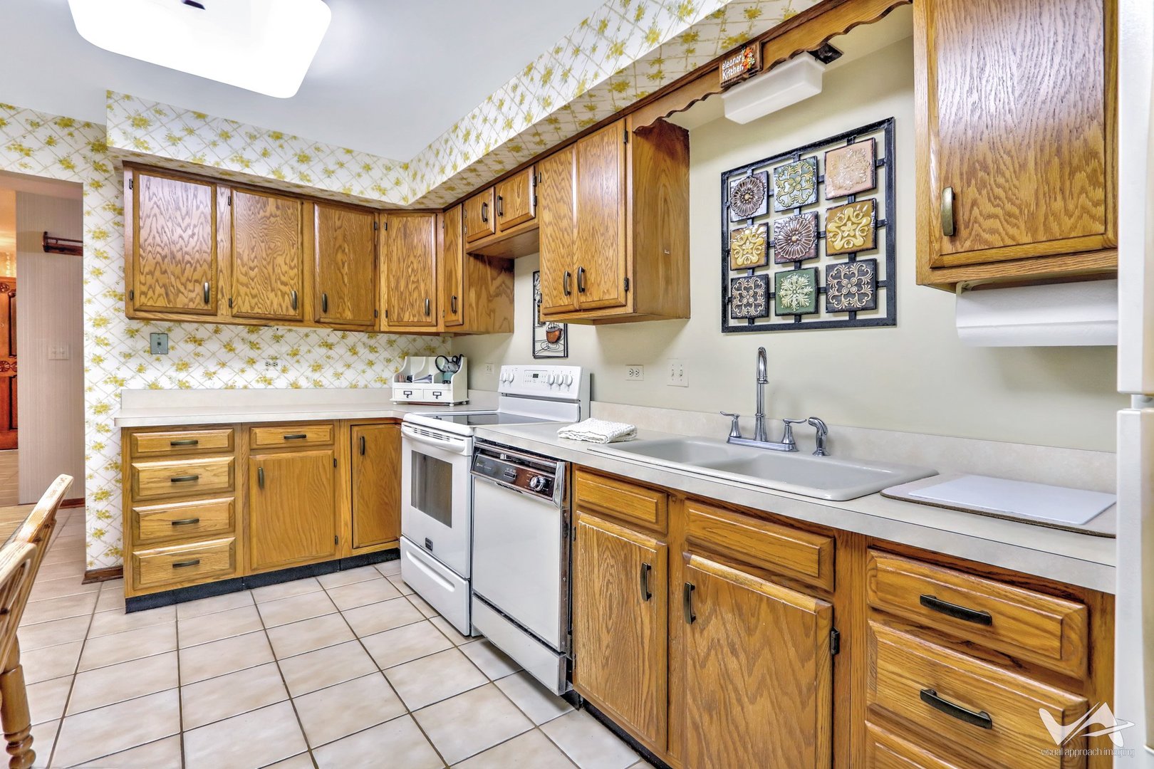 467 HIAWATHA Trail #201, Wood Dale, IL 60191